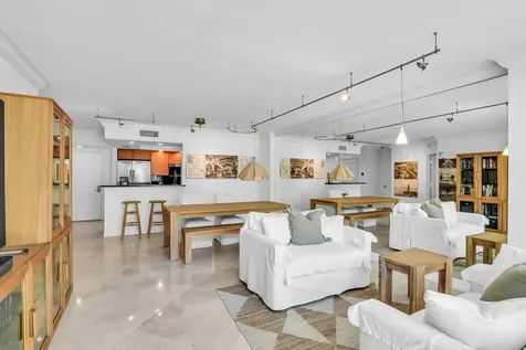99 SE Mizner Boulevard Boca Raton FL 33432