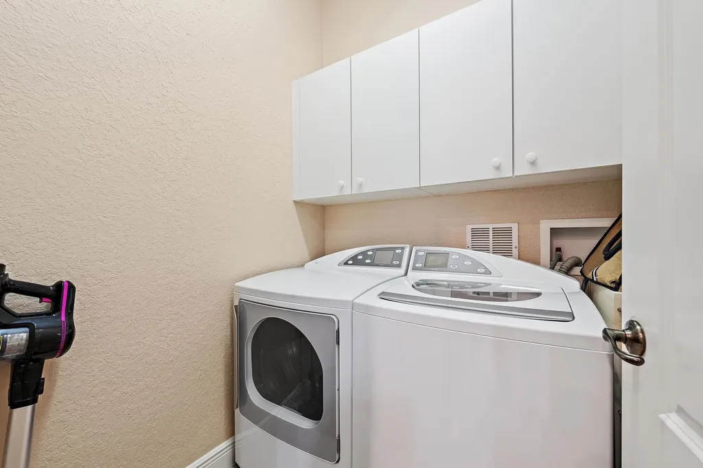 5013 W Vine Cliff Way W Palm Beach Gardens FL 33418
