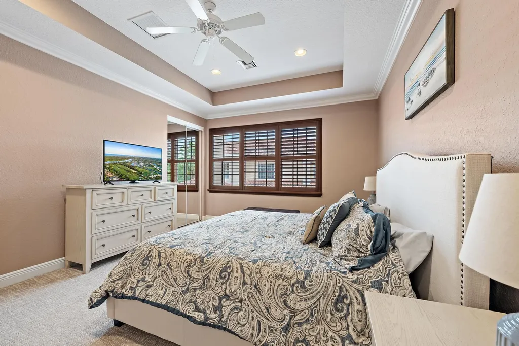 5013 W Vine Cliff Way W Palm Beach Gardens FL 33418