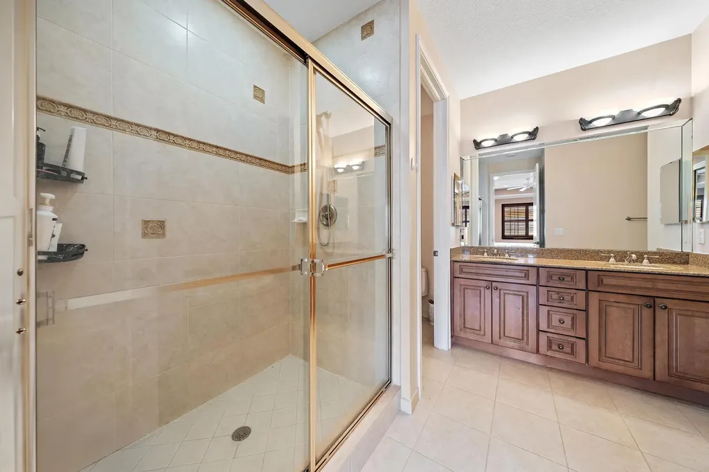 5013 W Vine Cliff Way W Palm Beach Gardens FL 33418