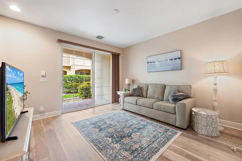 5013 W Vine Cliff Way W Palm Beach Gardens FL 33418