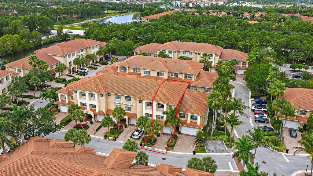 5013 W Vine Cliff Way W Palm Beach Gardens FL 33418