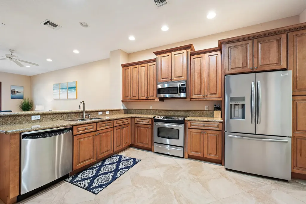 5013 W Vine Cliff Way W Palm Beach Gardens FL 33418