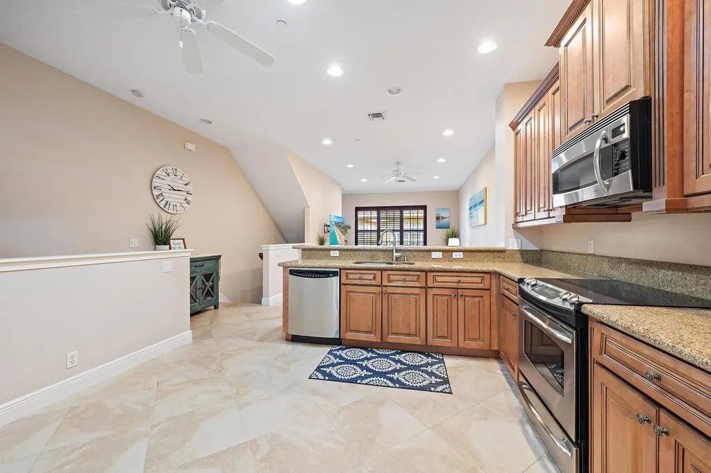 5013 W Vine Cliff Way W Palm Beach Gardens FL 33418