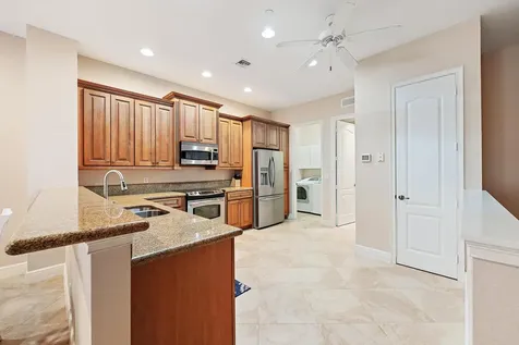 5013 W Vine Cliff Way W Palm Beach Gardens FL 33418