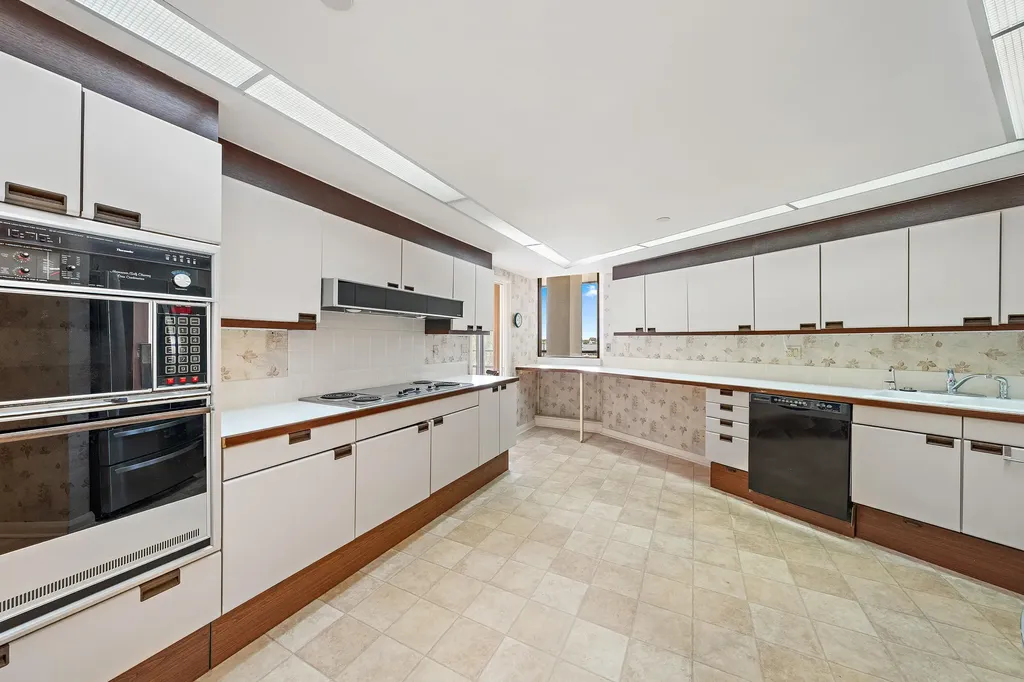 100 Lakeshore Drive North Palm Beach FL 33408