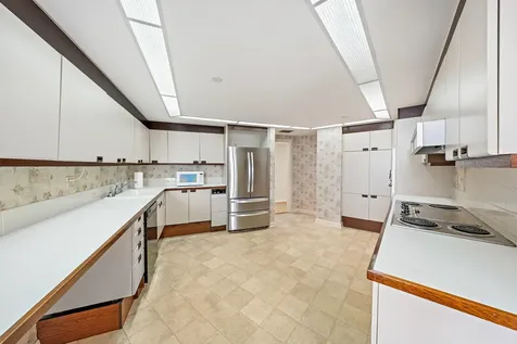 100 Lakeshore Drive North Palm Beach FL 33408