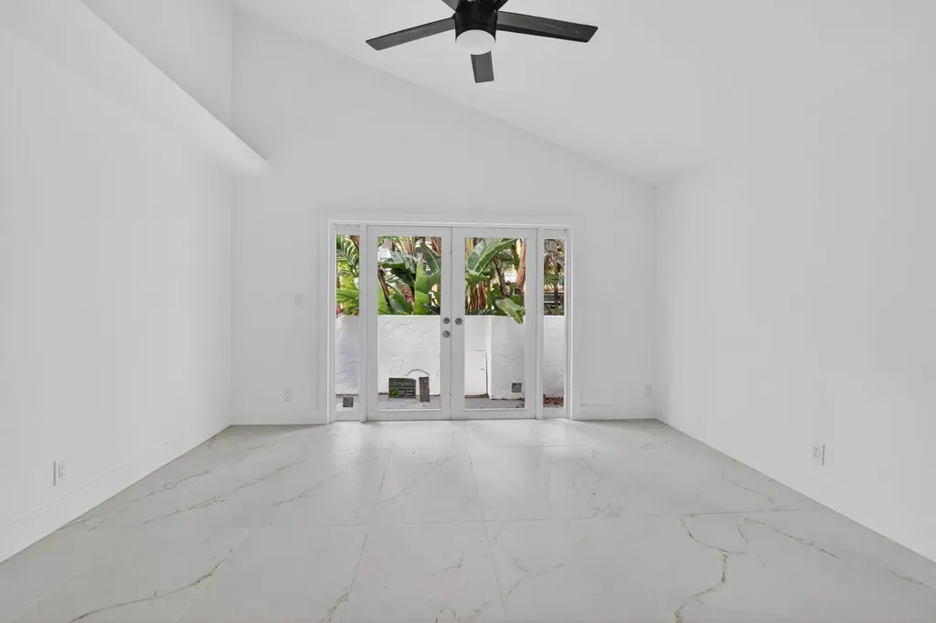 4701 NW 1st Place Deerfield Beach FL 33442