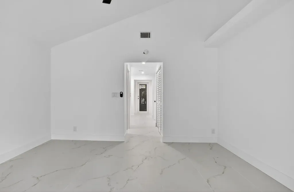 4701 NW 1st Place Deerfield Beach FL 33442