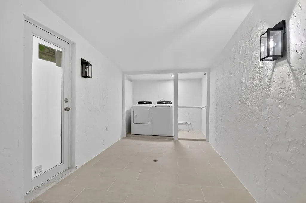 4701 NW 1st Place Deerfield Beach FL 33442
