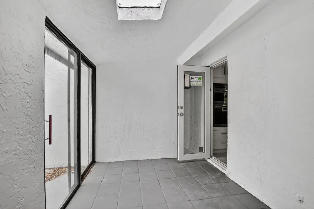 4701 NW 1st Place Deerfield Beach FL 33442