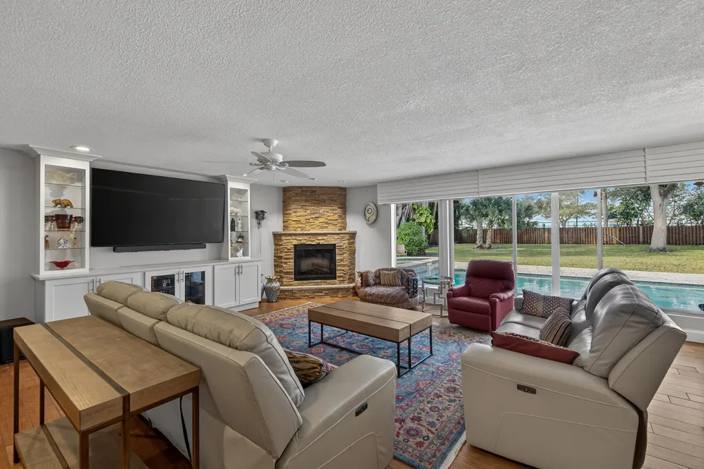 2535 SW 30th Terrace Fort Lauderdale FL 33312