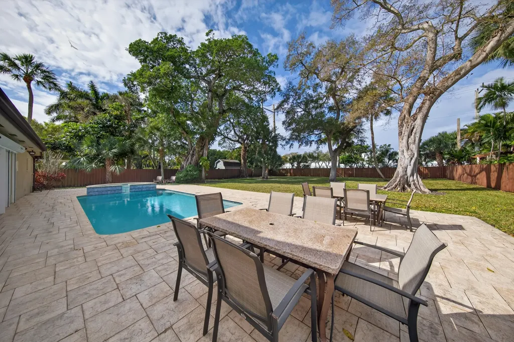 2535 SW 30th Terrace Fort Lauderdale FL 33312
