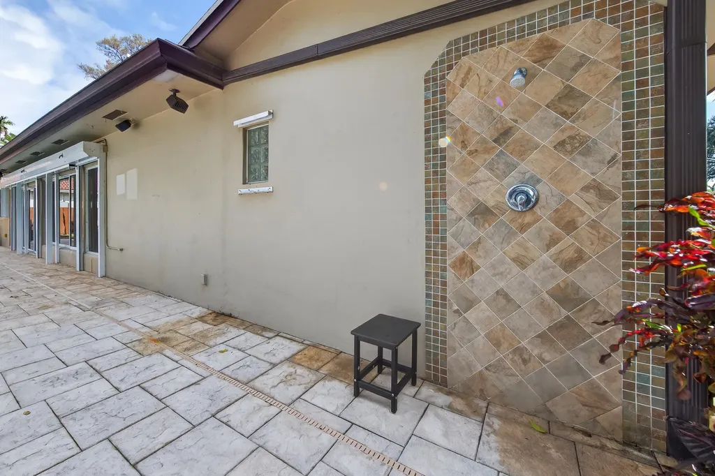 2535 SW 30th Terrace Fort Lauderdale FL 33312