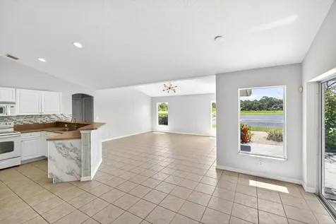 531 High Hawk Circle Vero Beach FL 32962