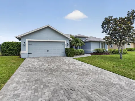 531 High Hawk Circle Vero Beach FL 32962