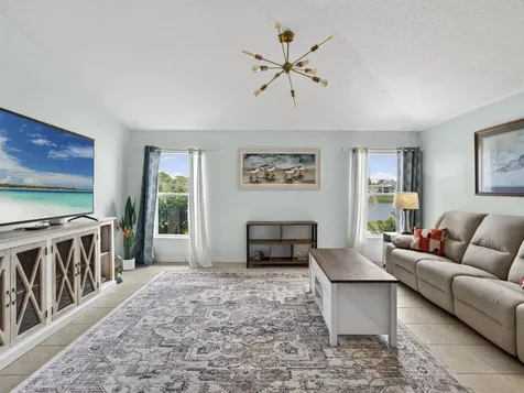 531 High Hawk Circle Vero Beach FL 32962