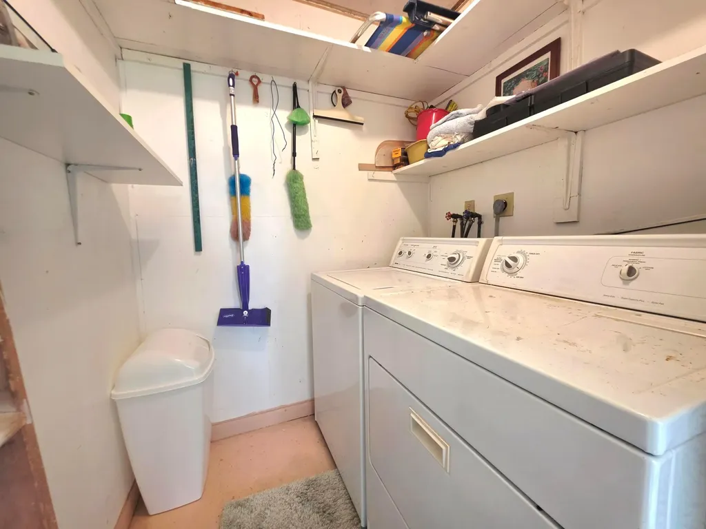 719 Flanders O Delray Beach FL 33484