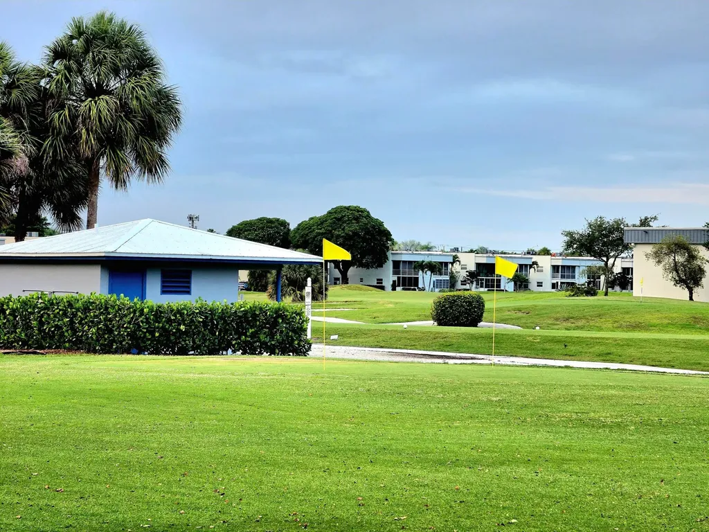 719 Flanders O Delray Beach FL 33484