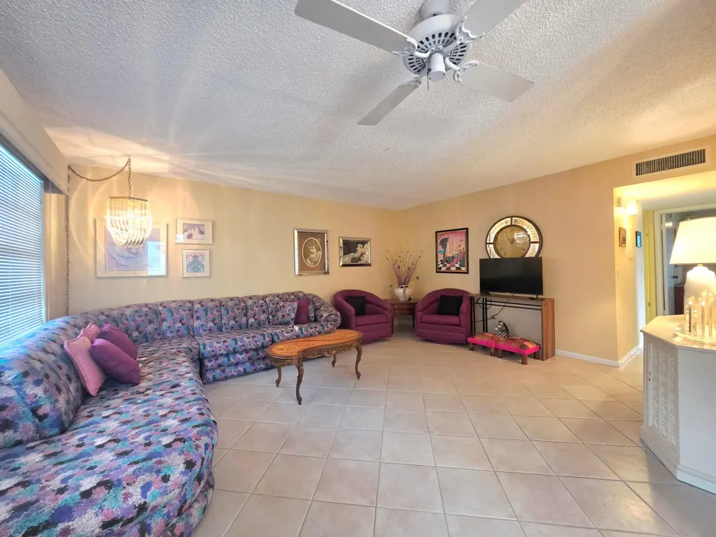719 Flanders O Delray Beach FL 33484