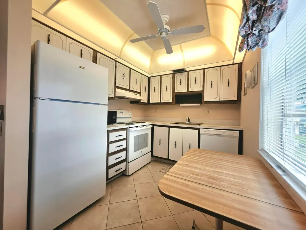 719 Flanders O Delray Beach FL 33484