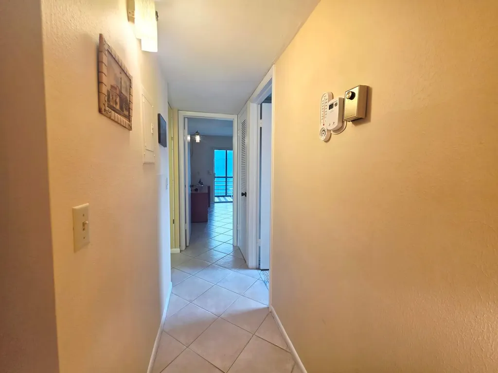 719 Flanders O Delray Beach FL 33484