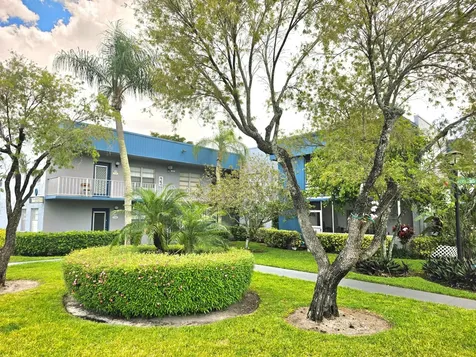 719 Flanders O Delray Beach FL 33484