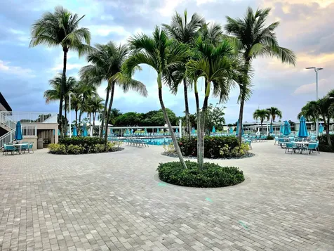 719 Flanders O Delray Beach FL 33484