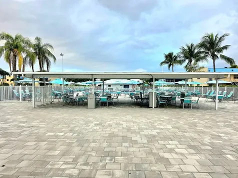 719 Flanders O Delray Beach FL 33484