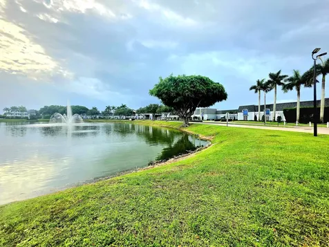 719 Flanders O Delray Beach FL 33484