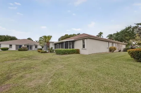 9572 N Crescent View Drive Drive N Boynton Beach FL 33437