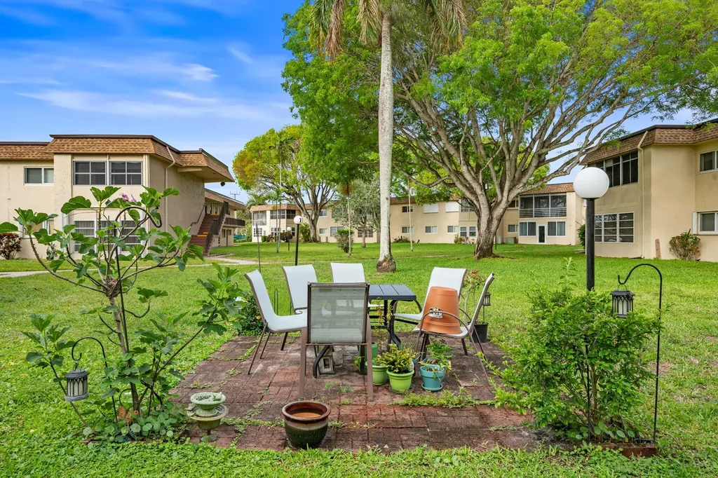 752 Lori Drive Palm Springs FL 33461
