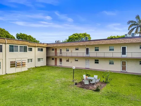 752 Lori Drive Palm Springs FL 33461