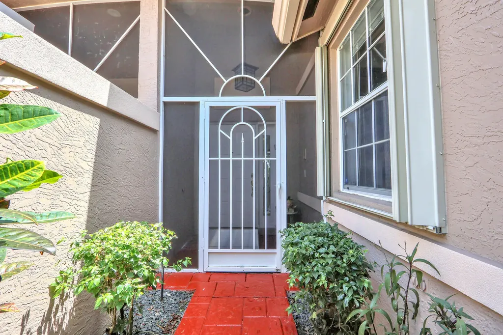 9531 Crescent View Drive N Boynton Beach FL 33437