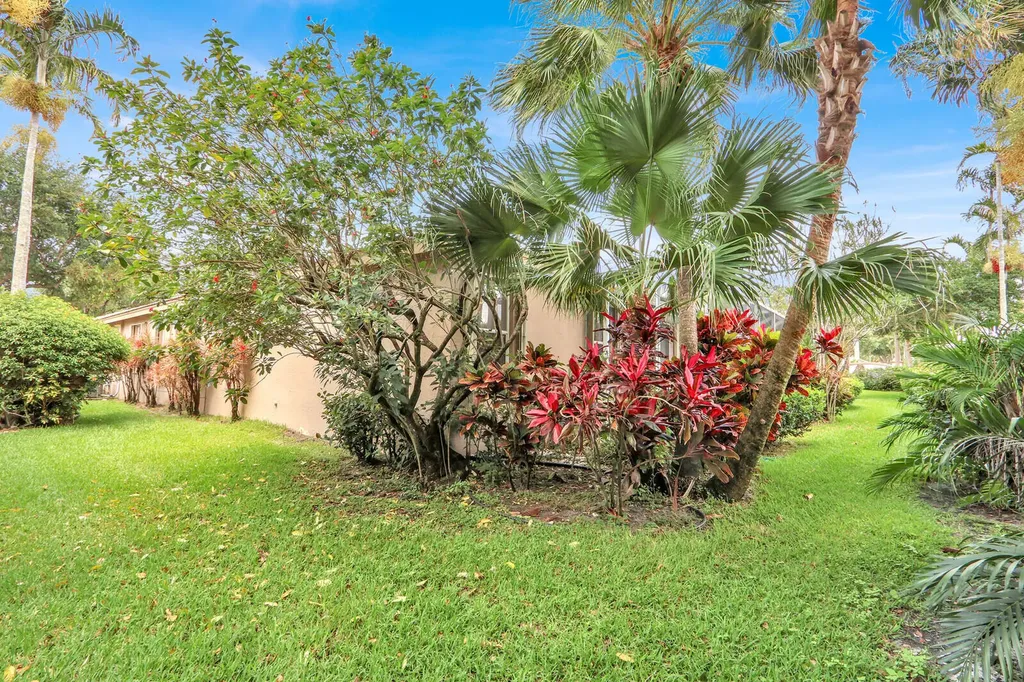 9531 Crescent View Drive N Boynton Beach FL 33437