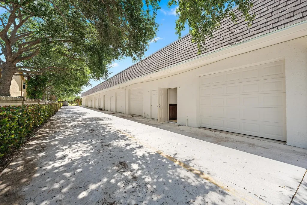 212 N Us Highway 1 Tequesta FL 33469