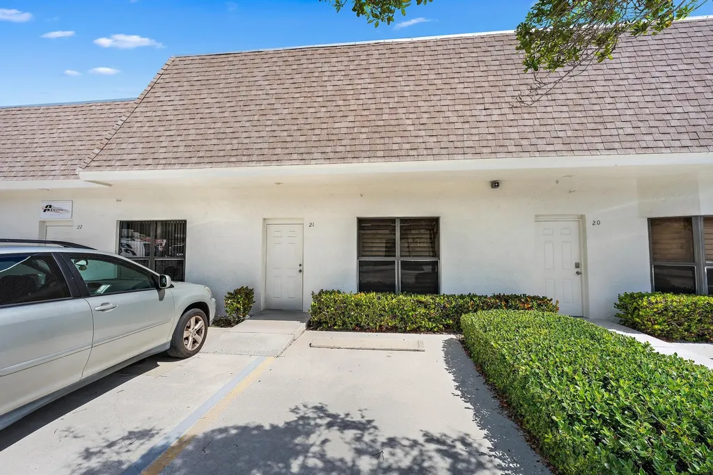212 N Us Highway 1 Tequesta FL 33469