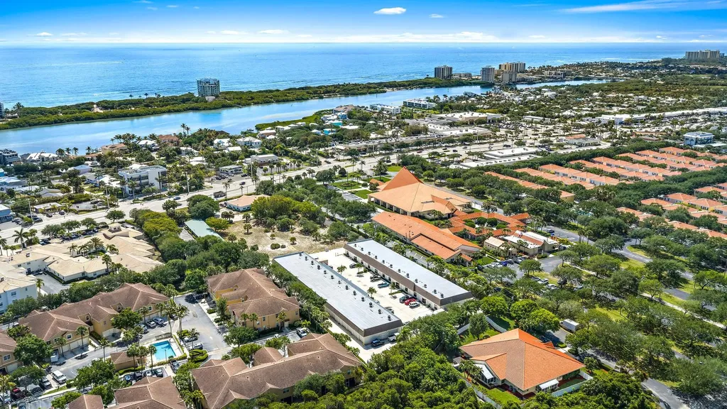 212 N Us Highway 1 Tequesta FL 33469