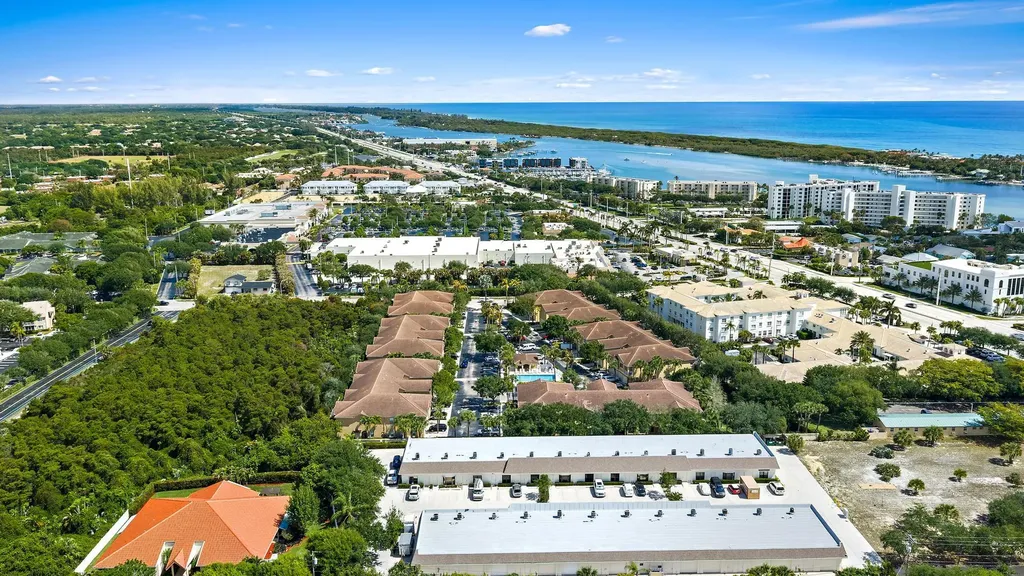 212 N Us Highway 1 Tequesta FL 33469