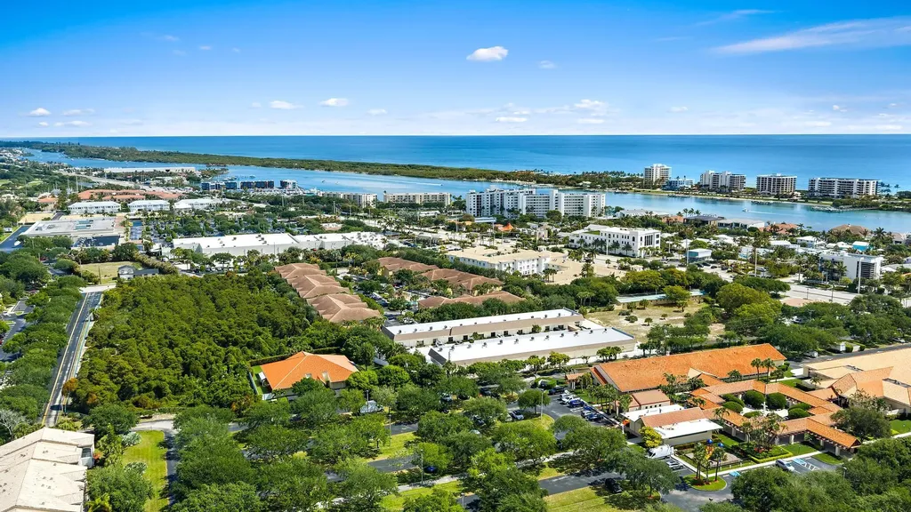 212 N Us Highway 1 Tequesta FL 33469