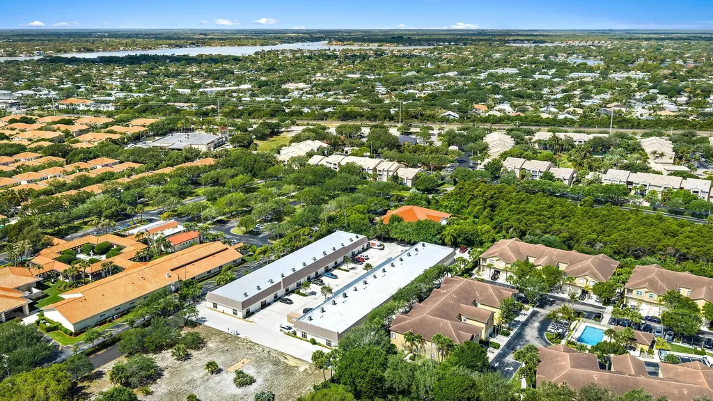 212 N Us Highway 1 Tequesta FL 33469