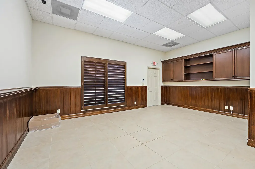 212 N Us Highway 1 Tequesta FL 33469