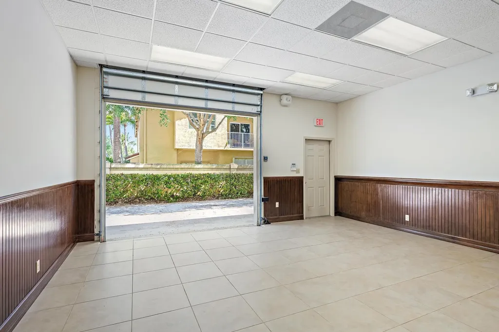 212 N Us Highway 1 Tequesta FL 33469