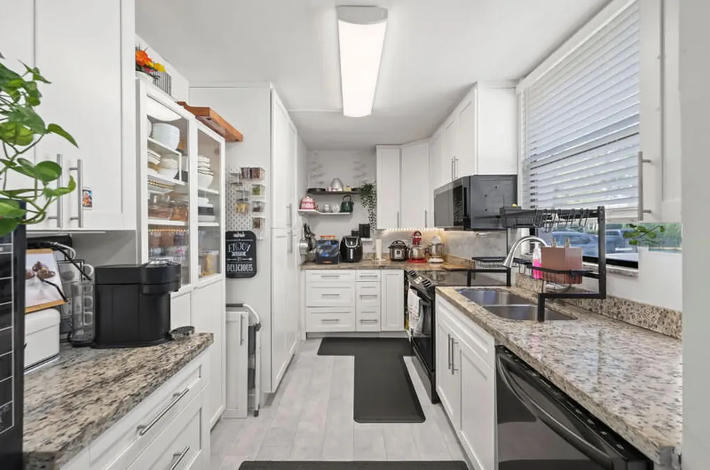 8421 Forest Hills Drive Coral Springs FL 33065