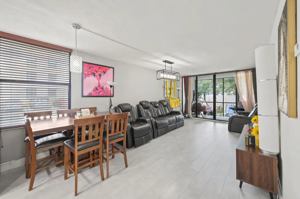 8421 Forest Hills Drive Coral Springs FL 33065