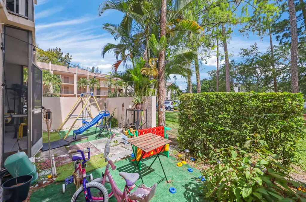 8421 Forest Hills Drive Coral Springs FL 33065
