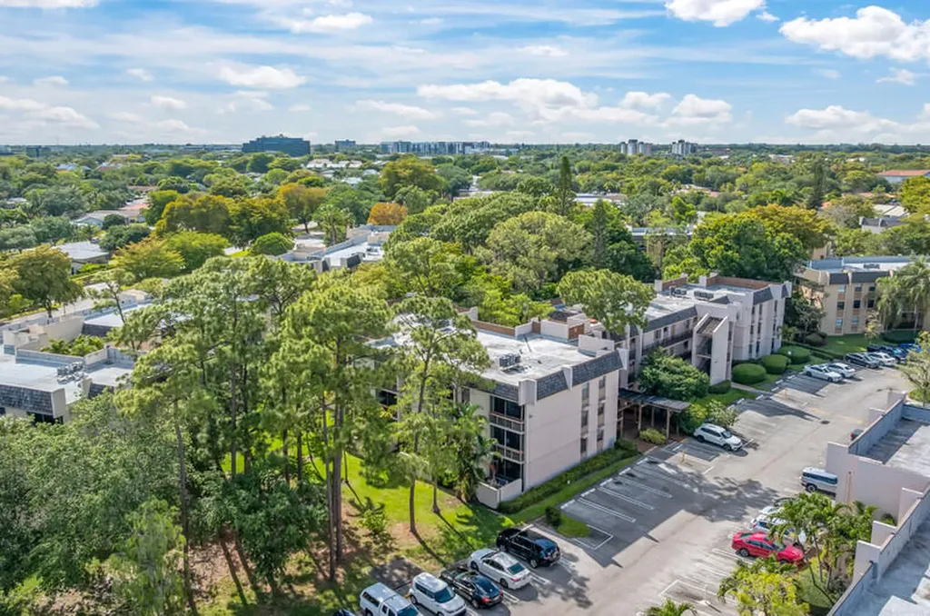8421 Forest Hills Drive Coral Springs FL 33065