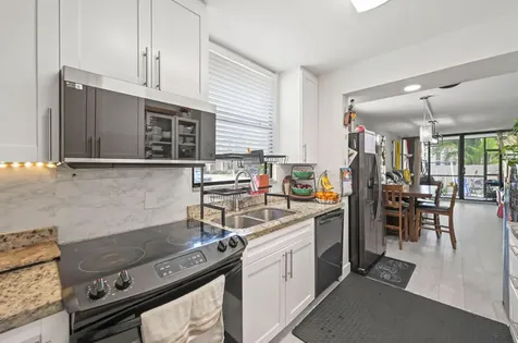 8421 Forest Hills Drive Coral Springs FL 33065