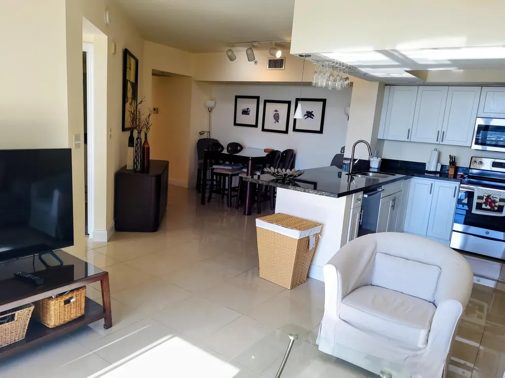 100 N Federal Highway Fort Lauderdale FL 33301