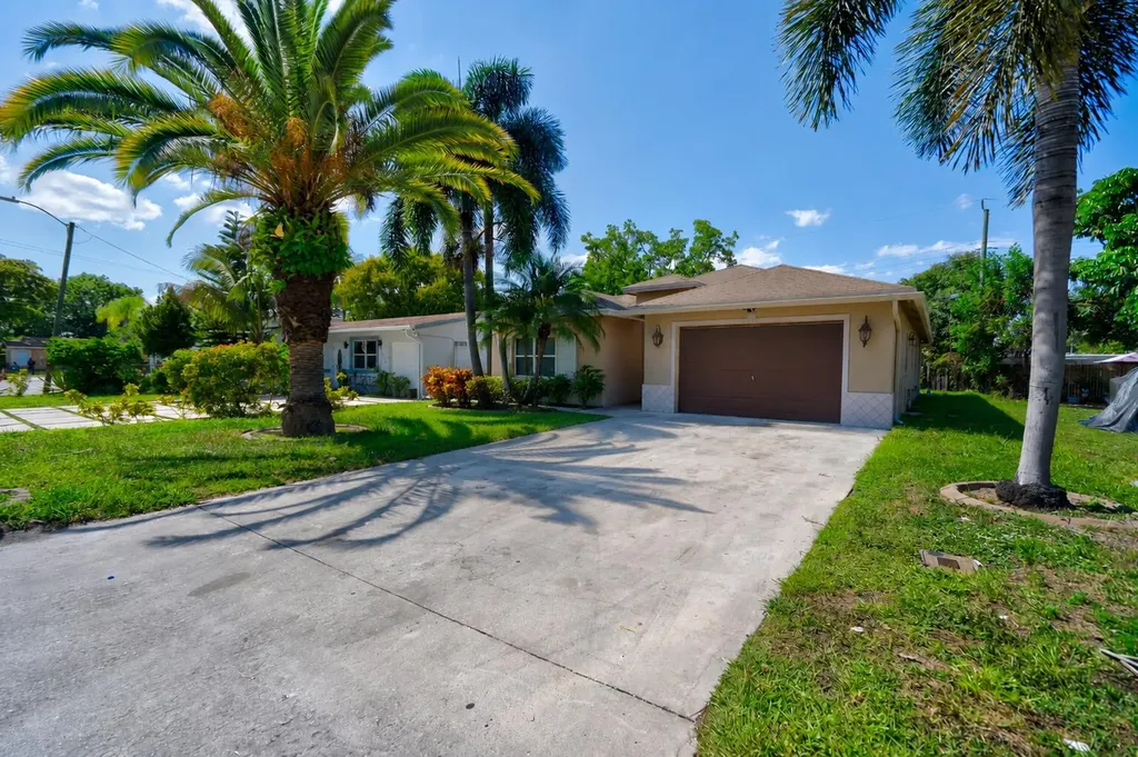 2241 NW 3rd Street Pompano Beach FL 33069